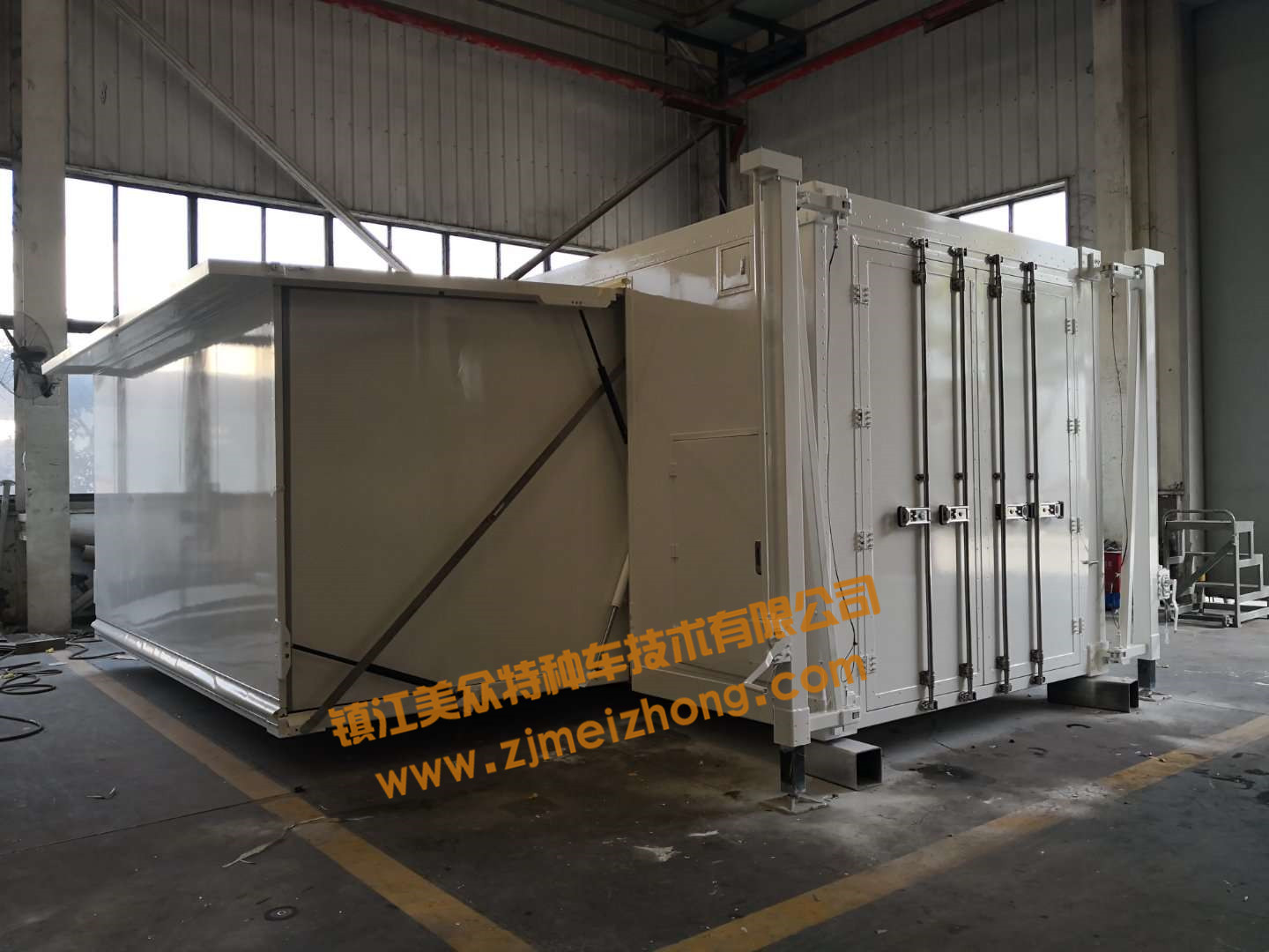 �Ϻ������քӔUչ��œ